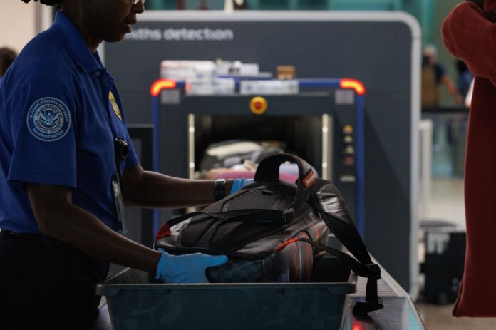 United, American CEOs to Meet Vance as Shutdown Strains Travel