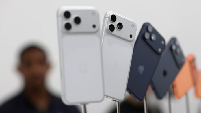 Apple Looking Good Amid Current Environment, IDC's Popal Says