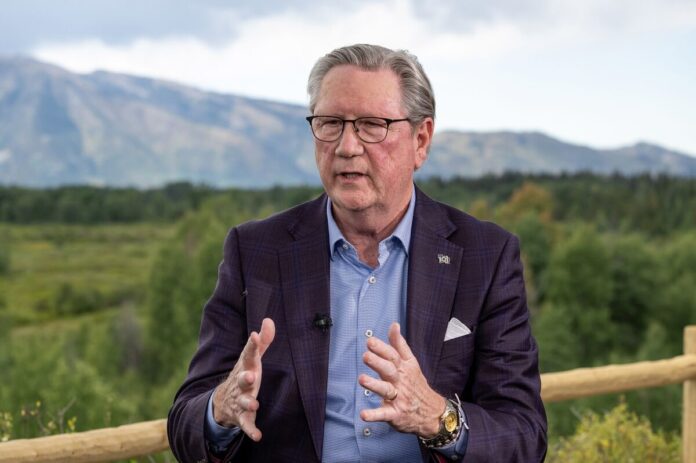 Fed’s Schmid Cites Inflation Risks in Dissent Against Rate Cut