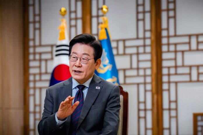 South Korea Faces Property ‘Ticking Bomb’ as Lee Backs BOK Hold