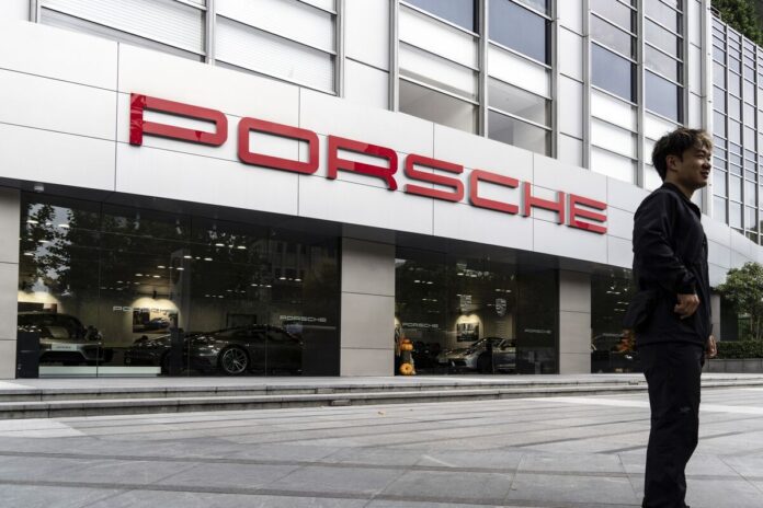 Porsche Rises After CFO Signals Better Times for Next Year