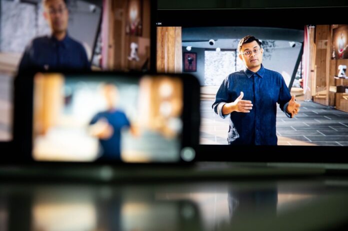 Meta Shifts Metaverse Executive to AI Following Job Cuts